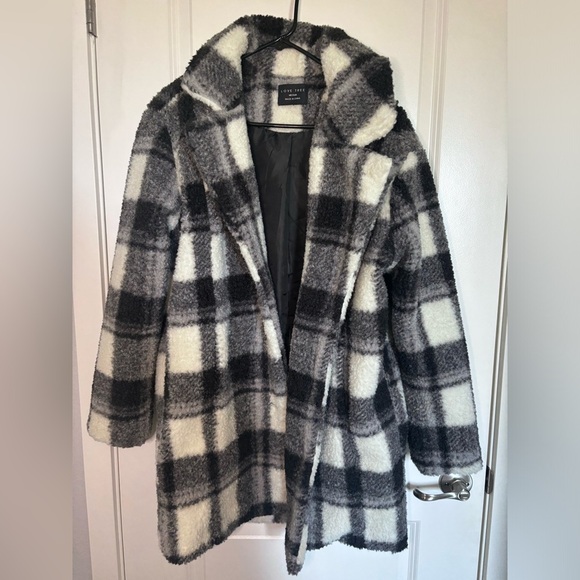 Love Tree Black and White Cozy Plaid Shearling Coat size M - Picture 1 of 5